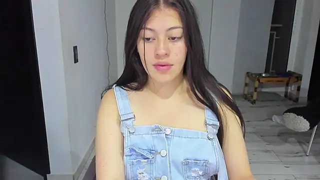 Snapshot of amazingloren999 chatting on 6, 11, 2025 amazingloren999 online show from 6, 11, 2025