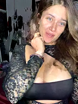 Snapshot of Malasantababy chatting on 4, 10, 2025 Malasantababy online show from 4, 10, 2025