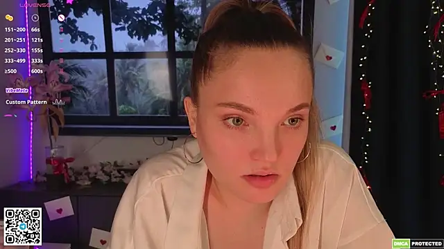 JulieLupo online show from 25, 4, 2026