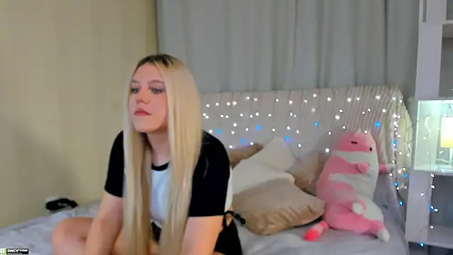 Malisha kiss online show from 14, 10, 2025