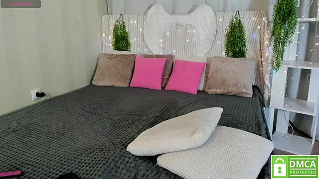 Malisha kiss online show from 11, 2, 2026