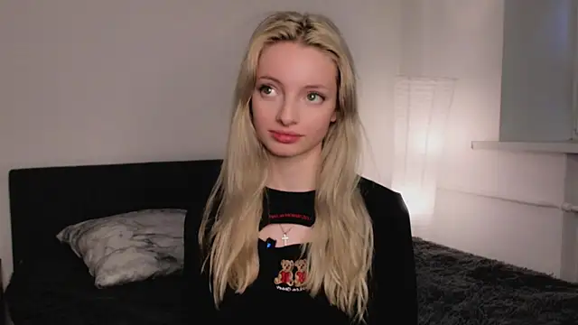 Snapshot of PocketDollX chatting on 2, 10, 2025 PocketDollX online show from 2, 10, 2025