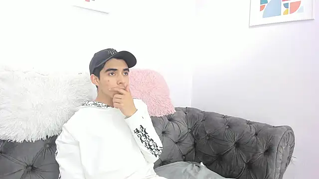 Hottie Guy online show from 29, 10, 2025