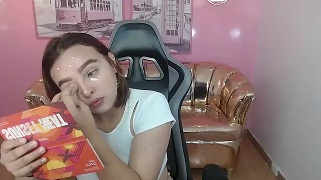 mia foster t online show from 17, 12, 2025