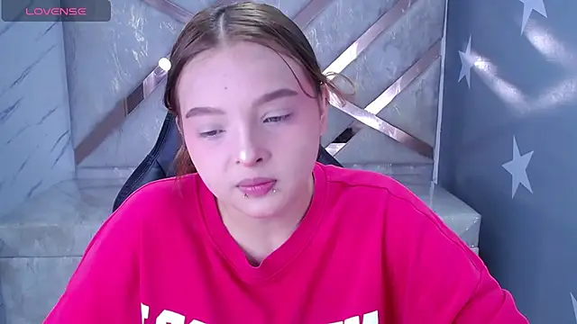 Snapshot of mia_foster_t chatting on 1, 5, 2026 mia foster t online show from 1, 5, 2026