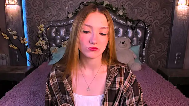 AngelAnabelle online show from 5, 12, 2025