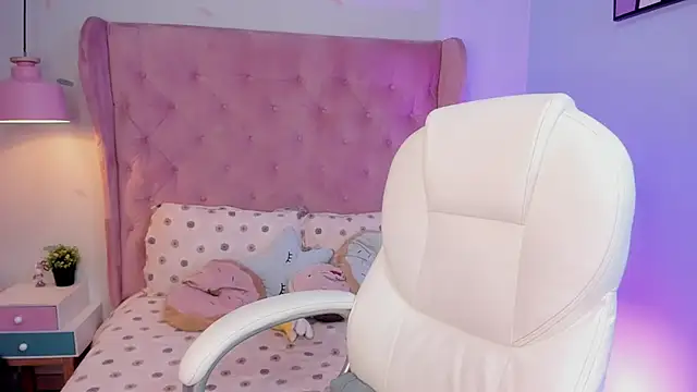 Snapshot of Vanelope_evanss chatting on 21, 11, 2025 Vanelope evanss online show from 21, 11, 2025