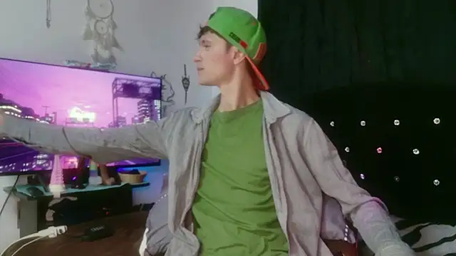 Tyler cat online show from 23, 11, 2025