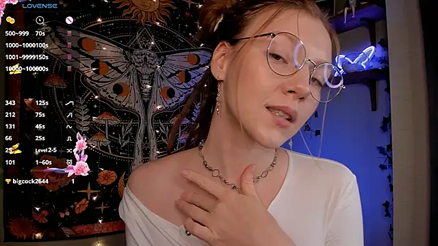 lyra thenymph online show from 17, 10, 2025