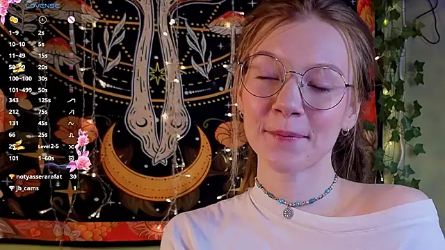 lyra thenymph online show from 18, 11, 2025