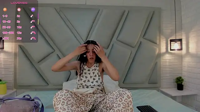 Julieta Slav3 online show from 5, 3, 2026