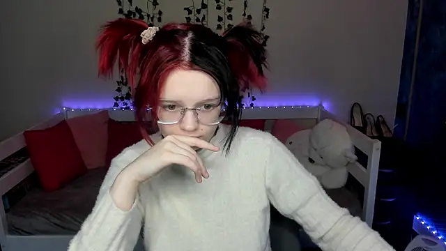 Snapshot of shy_elina01 chatting on 15, 11, 2025 shy elina01 online show from 15, 11, 2025