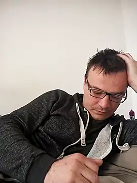 viktor1992-1-1 online show from 23, 4, 2026