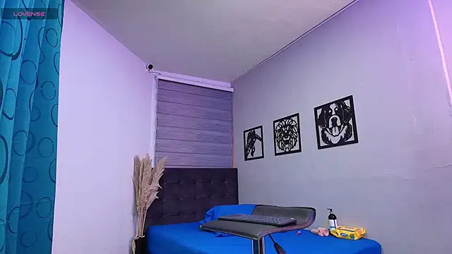 Nikki Vesper online show from 18, 4, 2026