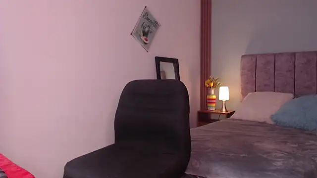 AgathaJane  online show from 4, 10, 2025