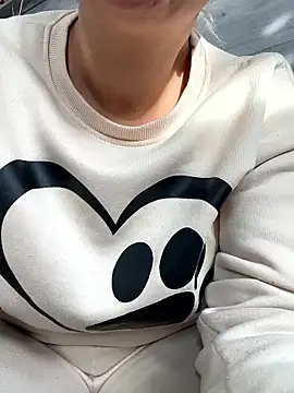 Daiana Andra online show from 15, 12, 2025