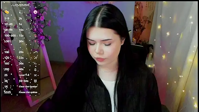 Mona Esty online show from 5, 5, 2026