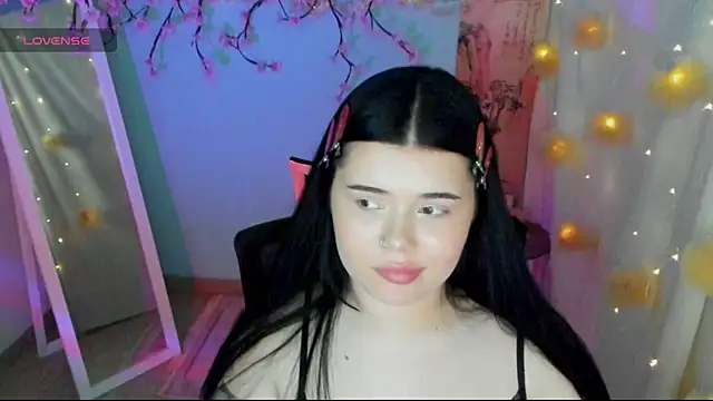 Mona Esty online show from 3, 8, 2026