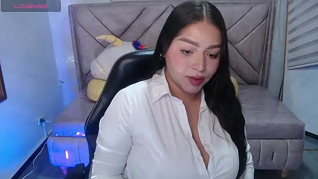 Snapshot of Dayan_v_ chatting on 5, 11, 2025 Dayan v online show from 5, 11, 2025