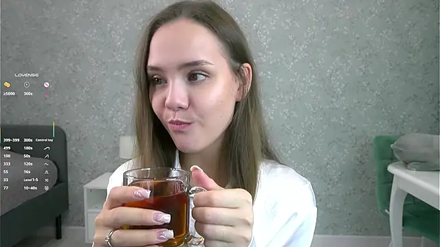 Snapshot of SweetSaraPie chatting on 9, 10, 2025 SweetSaraPie online show from 9, 10, 2025