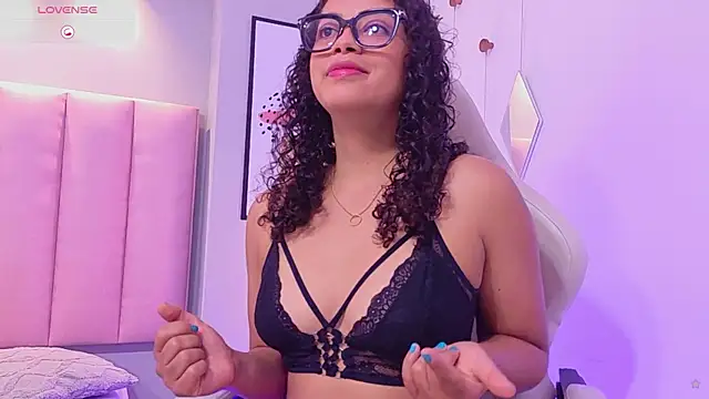 CamilaLevy online show from 18, 4, 2026