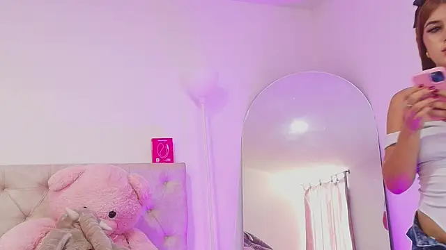 SoofiKiss online show from 24, 7, 2026