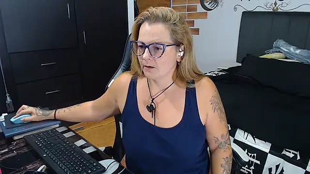 perlagoloza05 online show from 10, 6, 2026