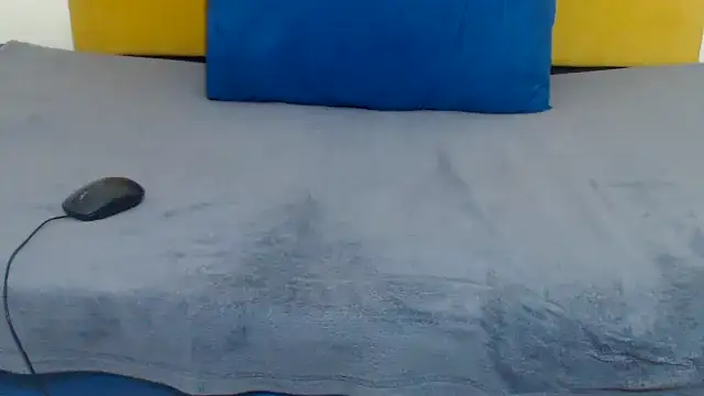 CurvyDollxx25 online show from 24, 4, 2026