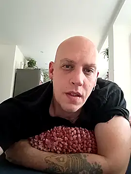 Snapshot of Kobradera1984 chatting on 25, 10, 2025 Kobradera1984 online show from 25, 10, 2025