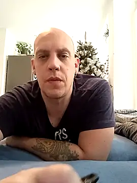 Snapshot of Kobradera1984 chatting on 16, 12, 2025 Kobradera1984 online show from 16, 12, 2025