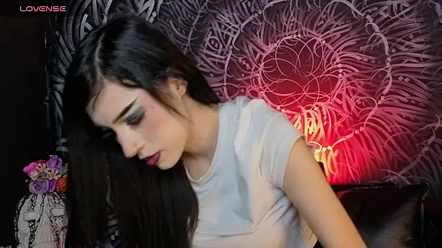 dahlia darkwood online show from 21, 2, 2026