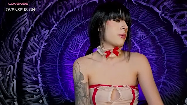 dahlia darkwood online show from 11, 4, 2026