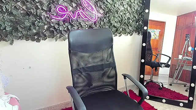 Samanta Ortiz online show from 1, 12, 2025