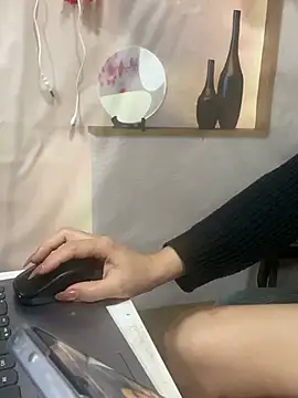 Azura a online show from 6, 2, 2026