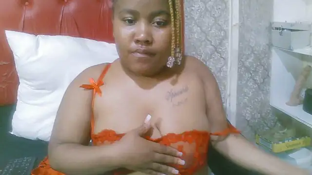 Snapshot of ChubbyMigetxx chatting on 24, 10, 2025 ChubbyMigetxx online show from 24, 10, 2025