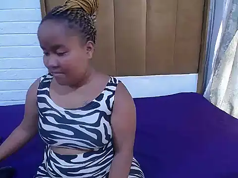 Snapshot of ChubbyMigetxx chatting on 30, 10, 2025 ChubbyMigetxx online show from 30, 10, 2025