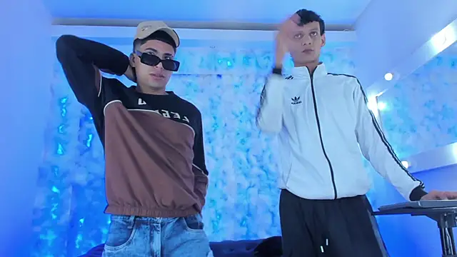 Play boys Hot2 online show from 1, 11, 2025