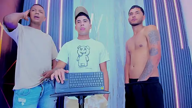 Play boys Hot2 online show from 30, 11, 2025