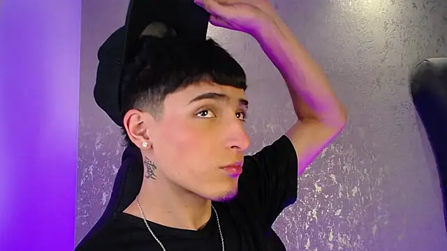 MateoMitchell online show from 26, 11, 2025