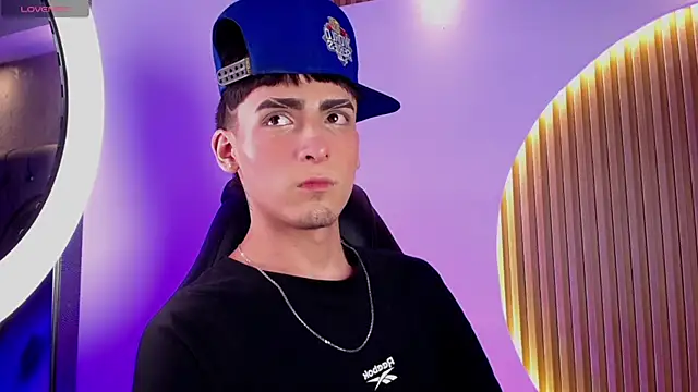 MateoMitchell online show from 26, 4, 2026