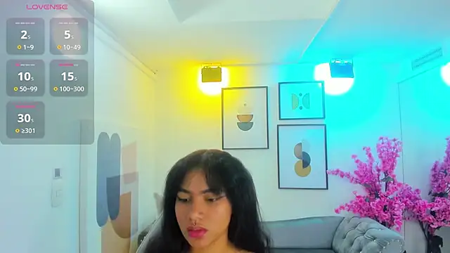 Juliie coper online show from 19, 11, 2025