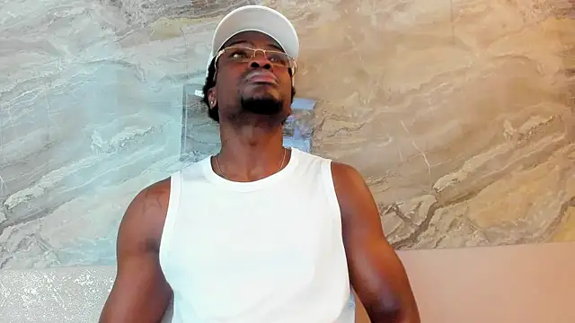 Snapshot of COMPTON_01 chatting on 17, 10, 2025 COMPTON 01 online show from 17, 10, 2025