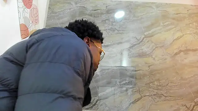 Snapshot of COMPTON_01 chatting on 24, 10, 2025 COMPTON 01 online show from 24, 10, 2025