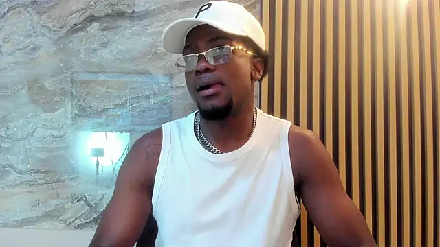 Snapshot of COMPTON_01 chatting on 29, 10, 2025 COMPTON 01 online show from 29, 10, 2025