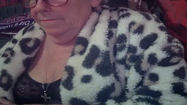 Playful MILF Demi online show from 21, 4, 2026