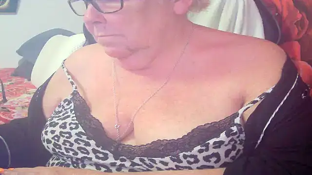 Playful MILF Demi online show from 25, 4, 2026