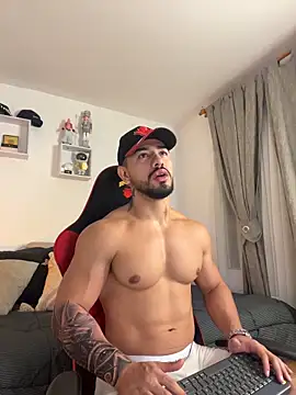 Snapshot of Ezzio_Scolaro chatting on 23, 5, 2026 Ezzio Scolaro online show from 23, 5, 2026
