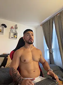Snapshot of Ezzio_Scolaro chatting on 23, 5, 2026 Ezzio Scolaro online show from 23, 5, 2026