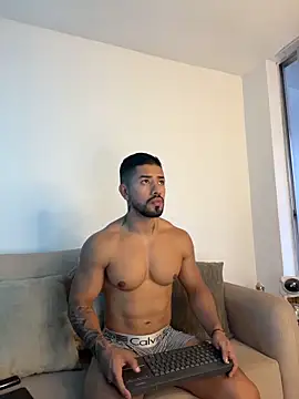 Snapshot of Ezzio_Scolaro chatting on 5, 6, 2026 Ezzio Scolaro online show from 5, 6, 2026