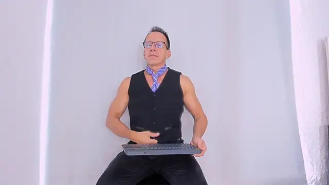  axelking  online show from 8, 11, 2025